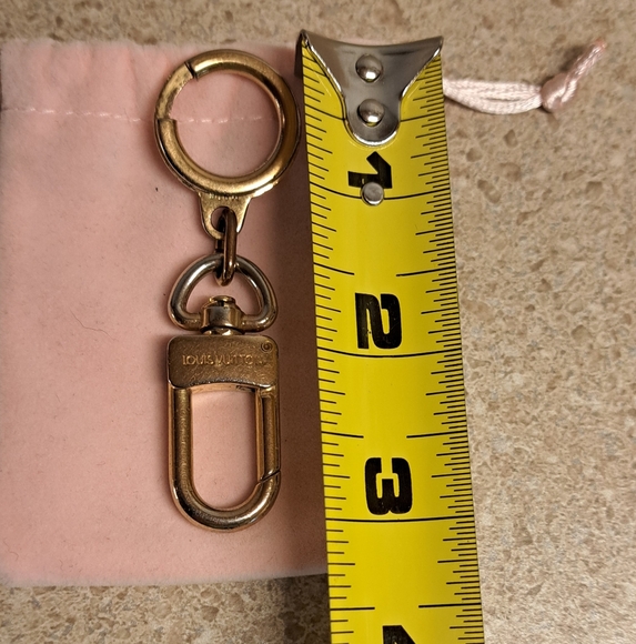 Louis Vuitton Metal Ring Keychain - Picture 2 of 5